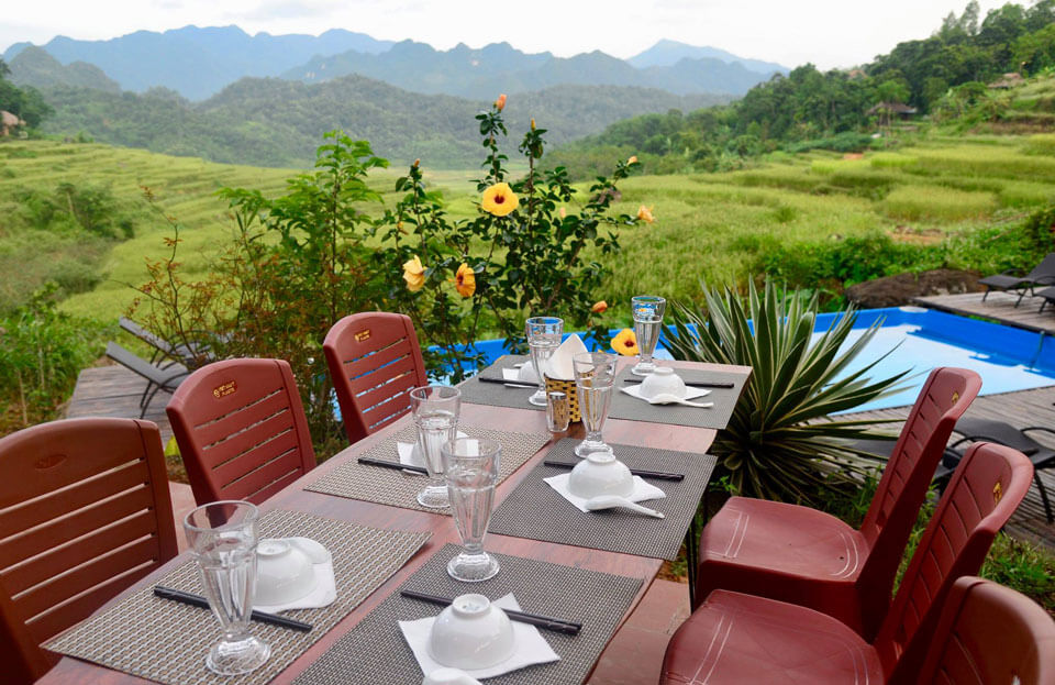 Valley Home Restaurant Pu Luong Retreat