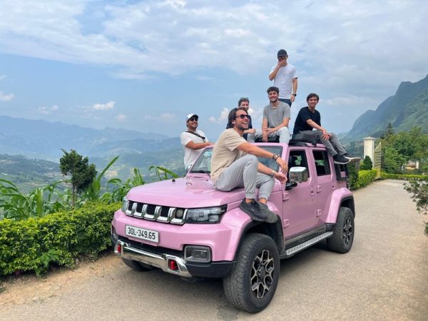 Jeep-Tour-with-Cheers-Hostel