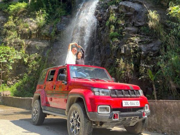 Cheers Tour Jeep Car